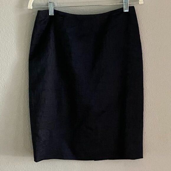 Ellen Tracy Dark blue pencil skirt, embossed on fabric size 4P - Picture 1 of 10
